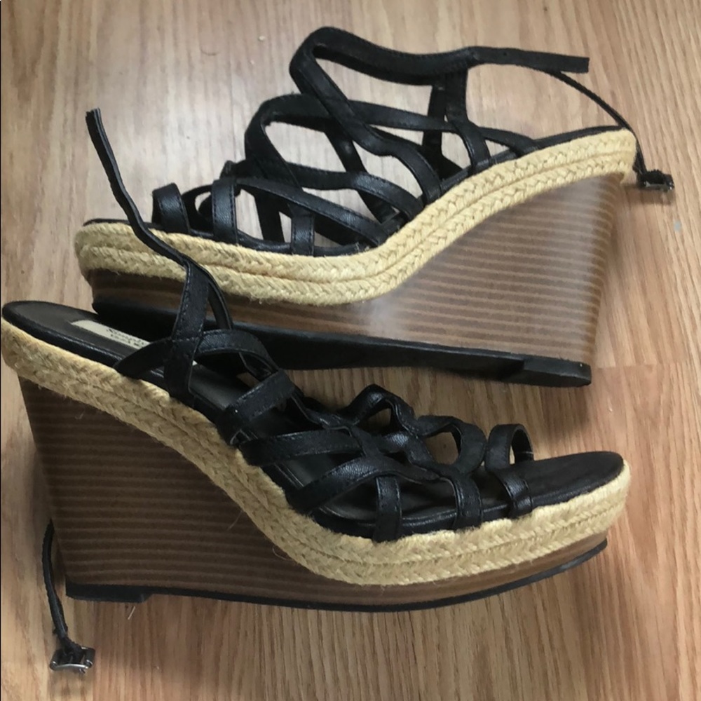 Vera Wang Wedge - image 2